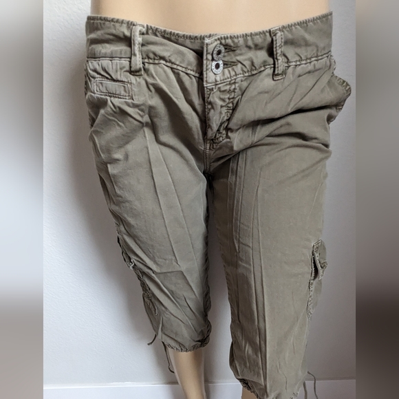 Guess capris - Picture 1 of 9